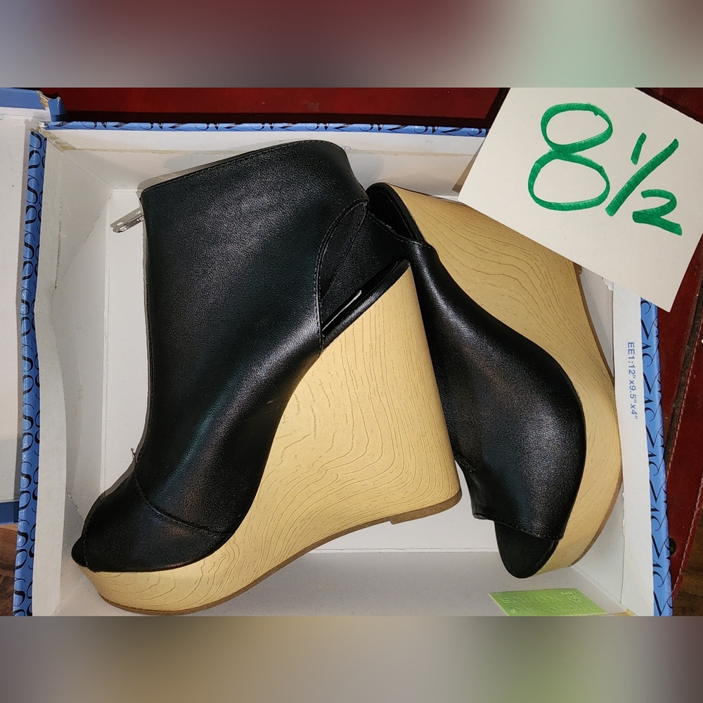 Women's heals size 8.5